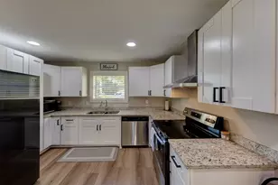 414 E Adoue St, Baytown, TX 77520 - Photo 8