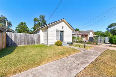 414 E Adoue Street, Baytown, TX 77520 - Photo 24