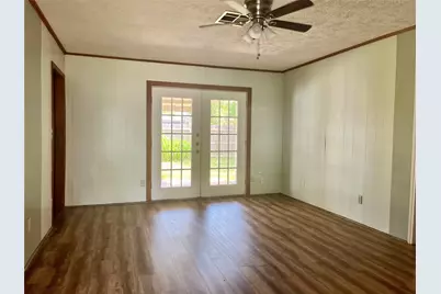 2218 19th Avenue N, Texas City, TX 77590 - Photo 2