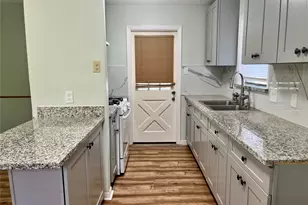 2218 19th Ave N, Texas City, TX 77590 - Photo 6