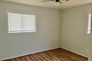 2218 19th Ave N, Texas City, TX 77590 - Photo 8