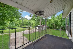 1206 N Cleveland St, Dayton, TX 77535 - Photo 18