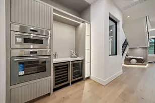 511 W Polk St, Houston, TX 77019 - Photo 10