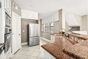 332 Asbury St, Houston, TX 77007 - Photo 8