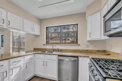 6 Dusky Meadow Place, The Woodlands, TX 77381 - Photo 16