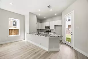 13218 Opera Dr, Houston, TX 77047 - Photo 8