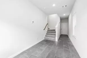 14922 Eagle Feather Dr, Houston, TX 77090 - Photo 10
