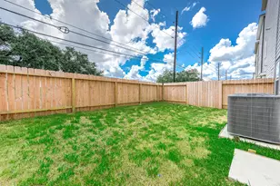 14922 Eagle Feather Dr, Houston, TX 77090 - Photo 36