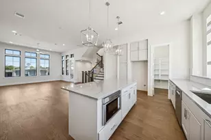 8712 Padua Ln, Houston, TX 77055 - Photo 6