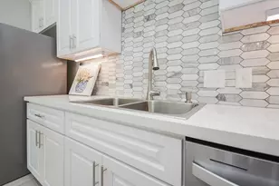 149 S 66th St, Houston, TX 77011 - Photo 12