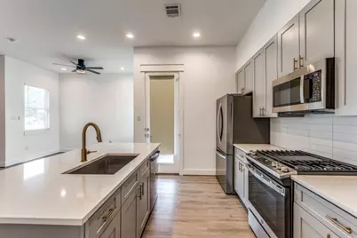 728 E 38th Street, Houston, TX 77022 - Photo 4