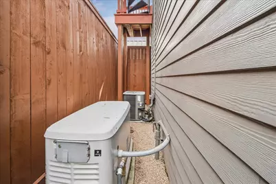 618 Bayland Avenue, Houston, TX 77009 - Photo 22