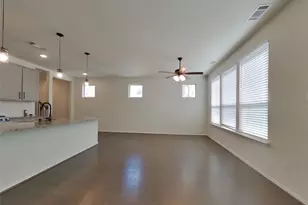 3103 Yukon Trace Dr, Houston, TX 77063 - Photo 2