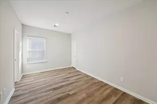 8127 Esther Acres Ln, Houston, TX 77088 - Photo 8