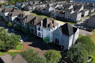 10929 Upland Park, Houston, TX 77043 - Photo 34