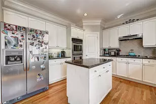 835 Rosine St, Houston, TX 77019 - Photo 12