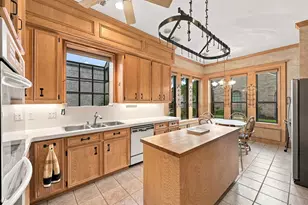 9507 Bayou Brook St, Houston, TX 77063 - Photo 16
