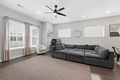 2057 Sherwood Forest Street, Houston, TX 77043 - Photo 8