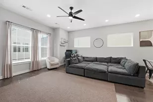 2057 Sherwood Forest St, Houston, TX 77043 - Photo 8