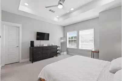 2057 Sherwood Forest Street, Houston, TX 77043 - Photo 18