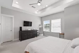 2057 Sherwood Forest St, Houston, TX 77043 - Photo 18