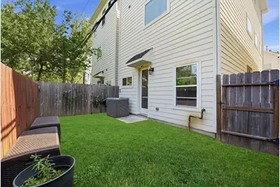 2057 Sherwood Forest Street, Houston, TX 77043 - Photo 28