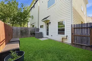 2057 Sherwood Forest St, Houston, TX 77043 - Photo 28