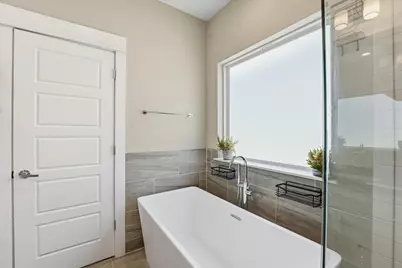 2057 Sherwood Forest Street, Houston, TX 77043 - Photo 22