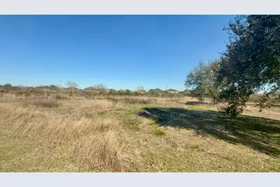 9100 Delesandri Drive, Hitchcock, TX 77563 - Photo 14