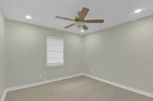 8010 Botany Ln, Houston, TX 77075 - Photo 8