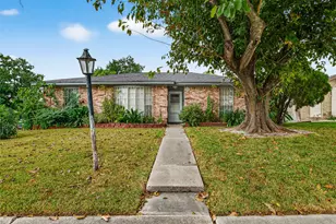8222 La Roche Ln, Houston, TX 77036 - Photo 2