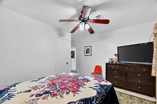 8222 La Roche Ln, Houston, TX 77036 - Photo 22