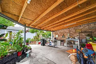8222 La Roche Ln, Houston, TX 77036 - Photo 26