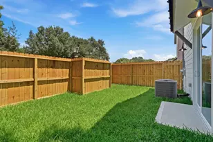 1935 Dewalt St, Houston, TX 77088 - Photo 14