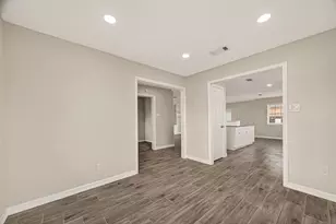 7627 Green Lawn Dr, Houston, TX 77088 - Photo 22