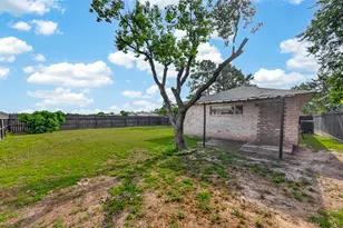 7627 Green Lawn Dr, Houston, TX 77088 - Photo 44