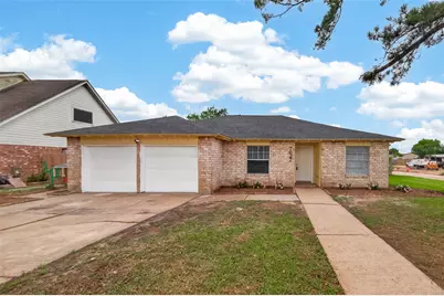 7627 Green Lawn Drive, Houston, TX 77088 - Photo 1