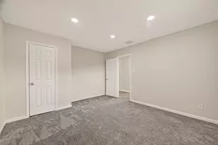 7627 Green Lawn Dr, Houston, TX 77088 - Photo 24