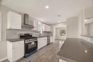 7627 Green Lawn Dr, Houston, TX 77088 - Photo 18
