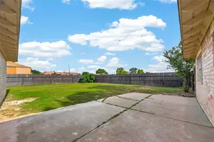 7627 Green Lawn Dr, Houston, TX 77088 - Photo 42