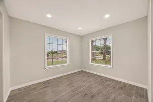 7627 Green Lawn Dr, Houston, TX 77088 - Photo 6