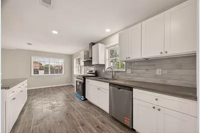 7627 Green Lawn Drive, Houston, TX 77088 - Photo 16