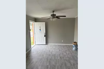 2809 Sam Houston Avenue #6, Huntsville, TX 77340 - Photo 1