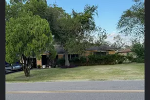 308 Edgewater St, Richwood, TX 77531 - Photo 1