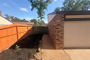 3214 Big Spruce Dr, Houston, TX 77339 - Photo 4