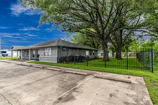 1105 San Jacinto St, Rosenberg, TX 77471 - Photo 4