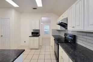 3010 Stonecross Ln, Dickinson, TX 77539 - Photo 14