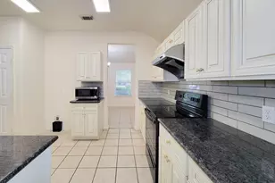 3010 Stonecross Ln, Dickinson, TX 77539 - Photo 12