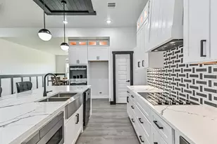 447 Sunset Trail, Angleton, TX 77515 - Photo 20