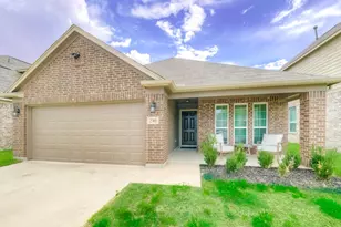 2311 Bright Sunrise Trl, Fresno, TX 77545 - Photo 2